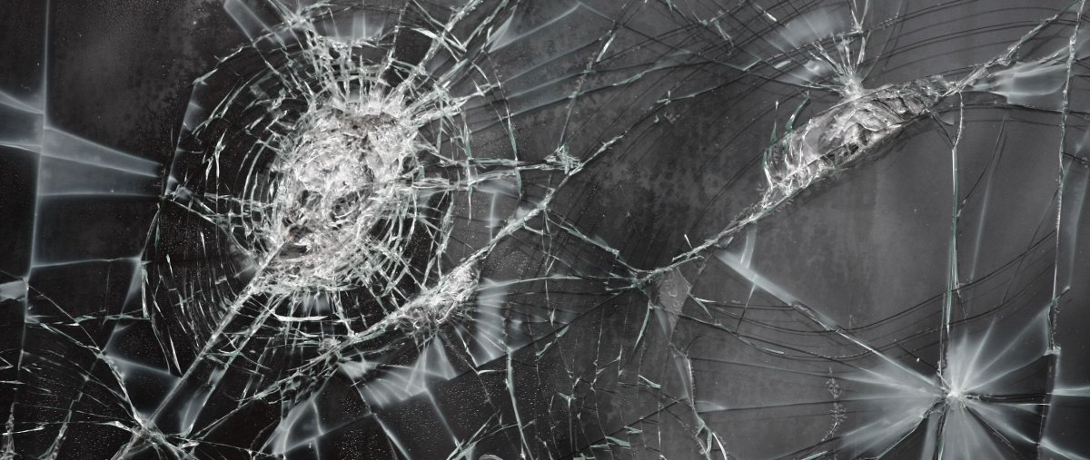 Обои на рабочий стол разбитый экран