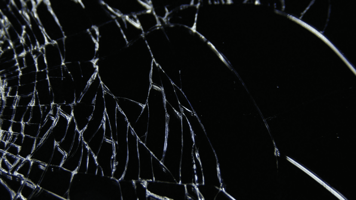 Треснутый экран