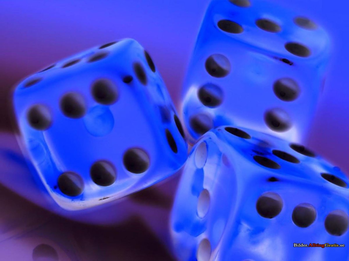 Игральные кости красивые