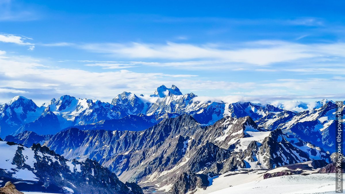 Горы Эльбрус и Эверест