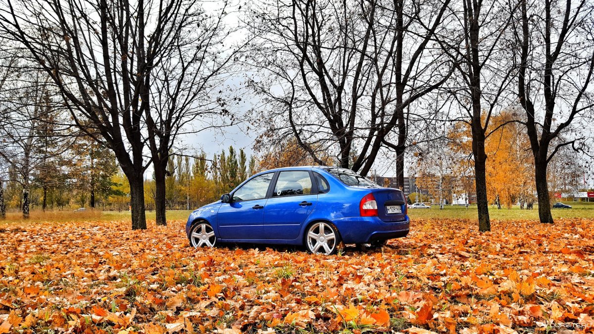 Лада Калина хэтчбек осень