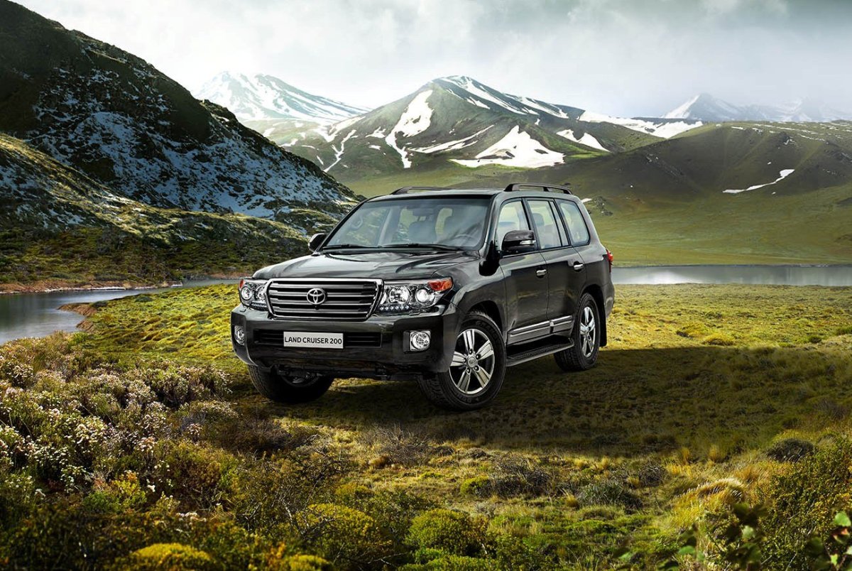 Toyota Land Cruiser 200 4к