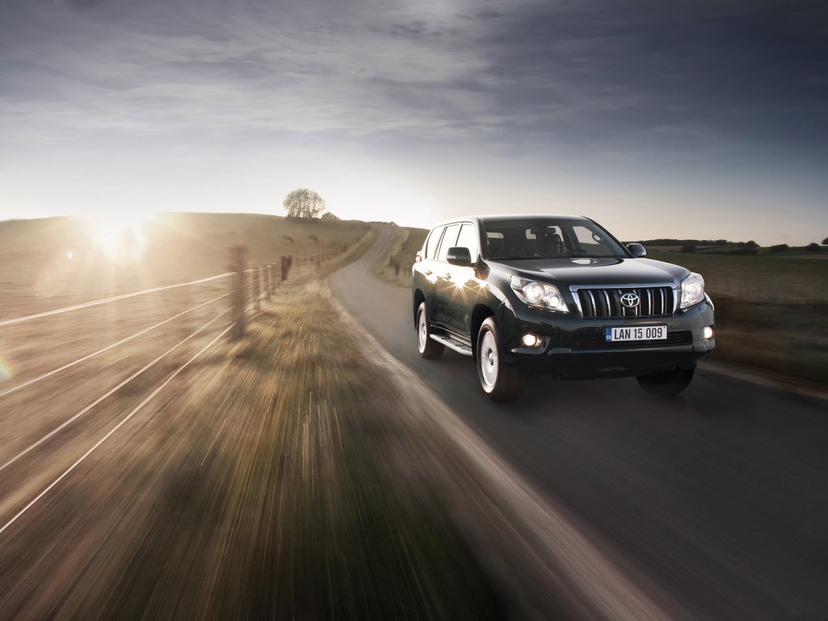 Toyota Land Cruiser 200 4k