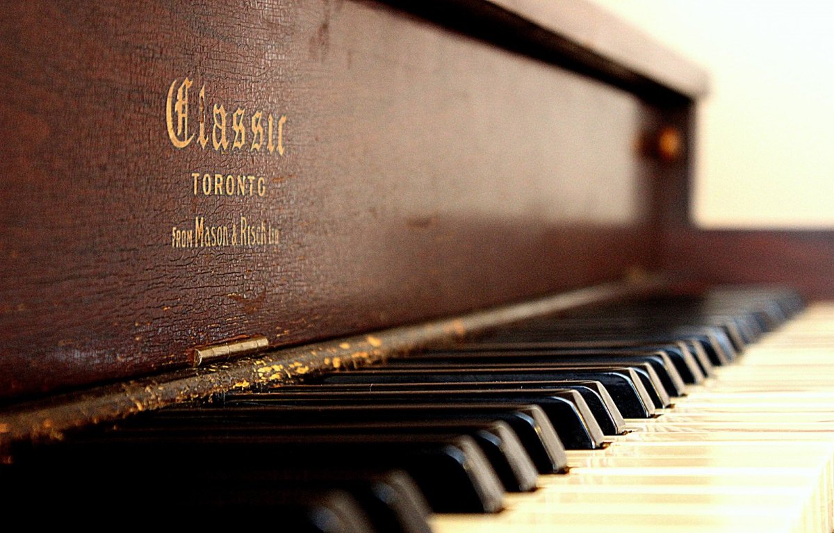 Пианино ретро