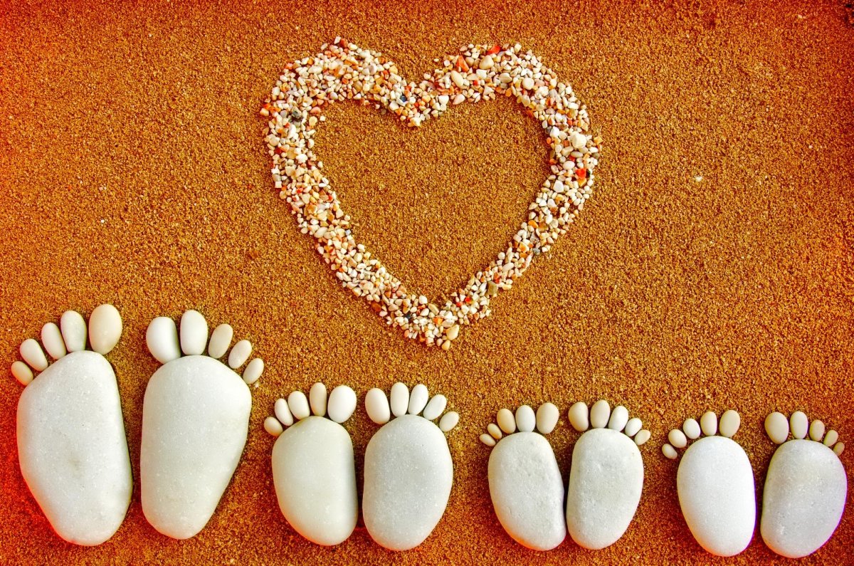 Ножки из камушков