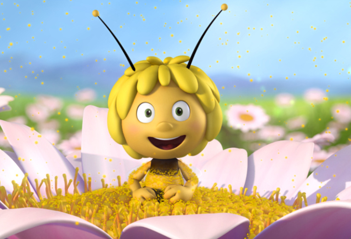 Пчелка Майя на цветке