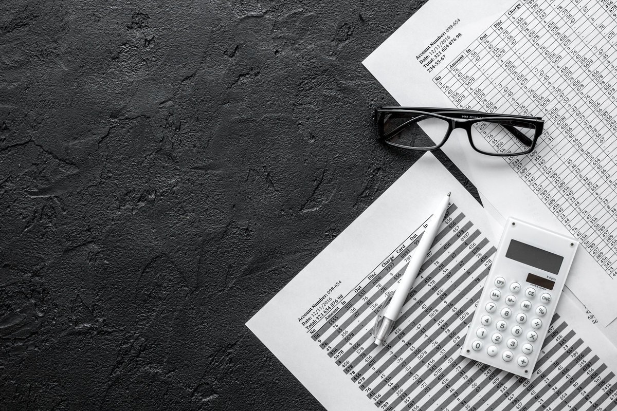 Фон для рабочего стола бухгалтера