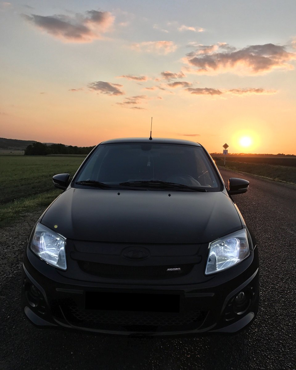 Лада Гранта черная зимой