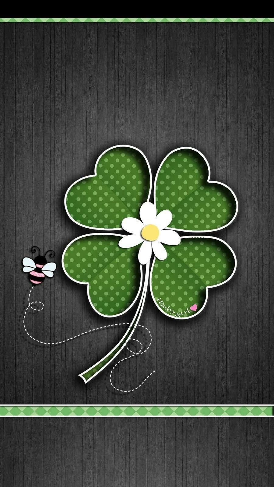 Обои на рабочий стол Клевер четырехлистный