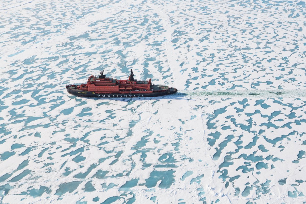 Северный Ледовитый океан ледокол
