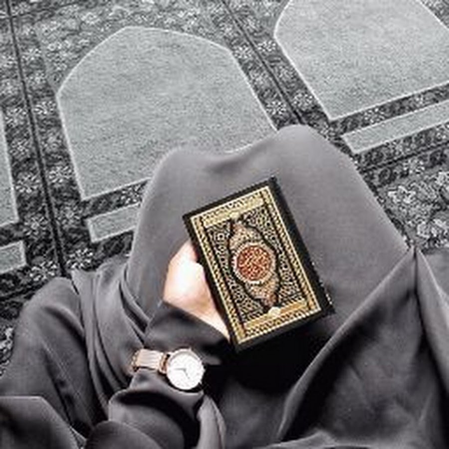 Мусульманская пара в мечети