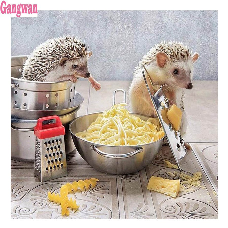 Котик с едой