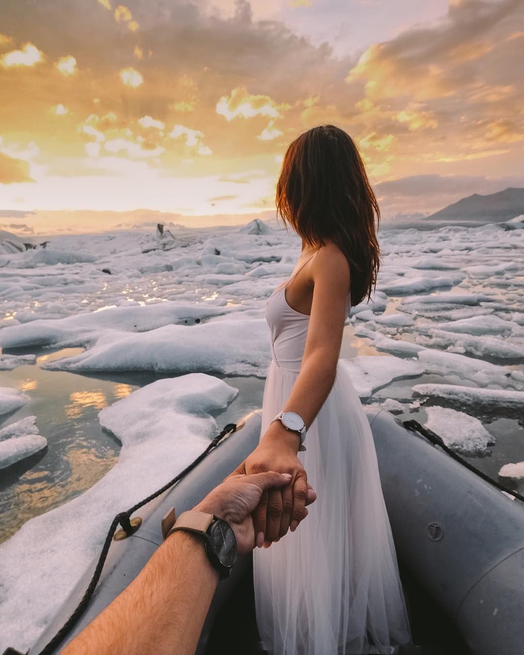 Девушка на воздушном шаре