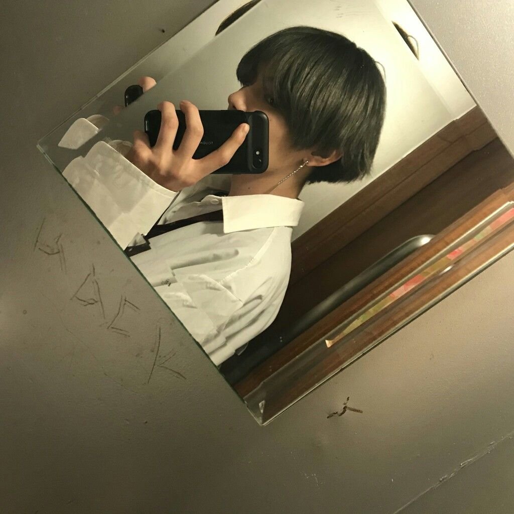 Ким тэхён в зеркале