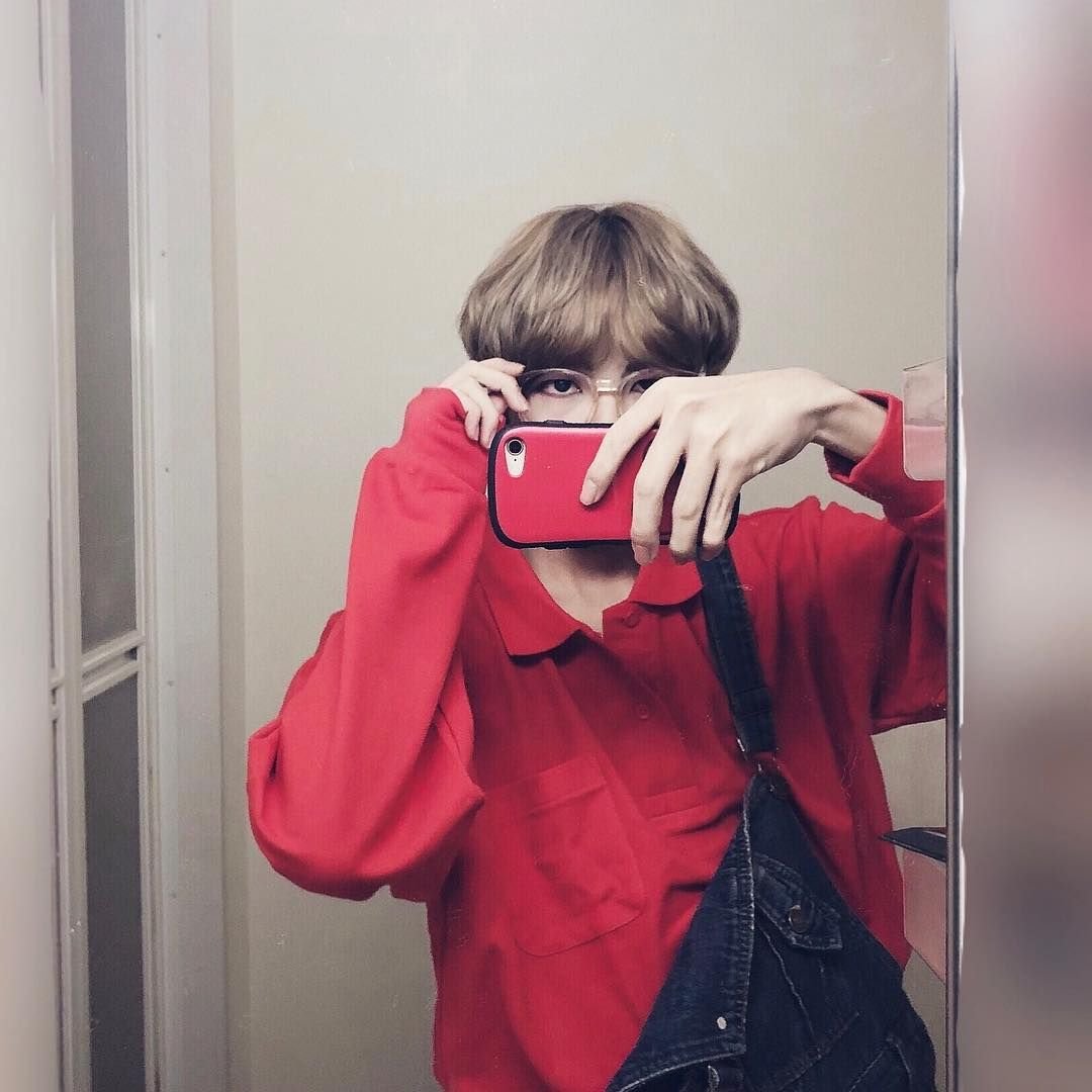 Ким Тэхен в зеркале