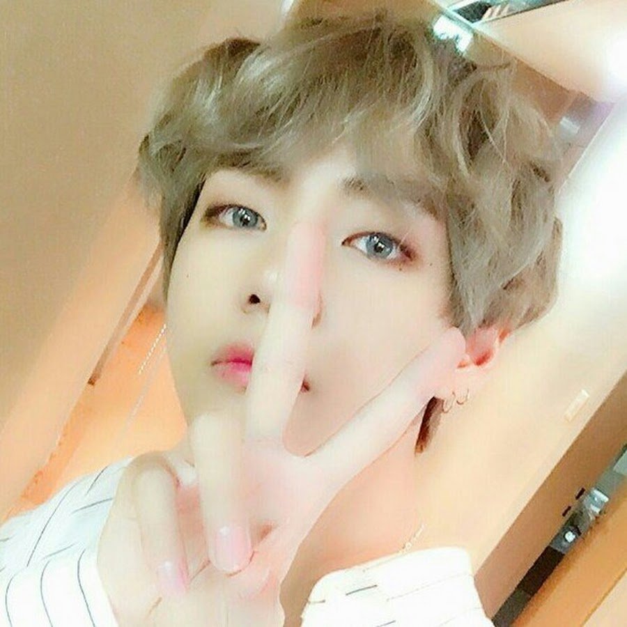 Ким Тэхен в зеркале