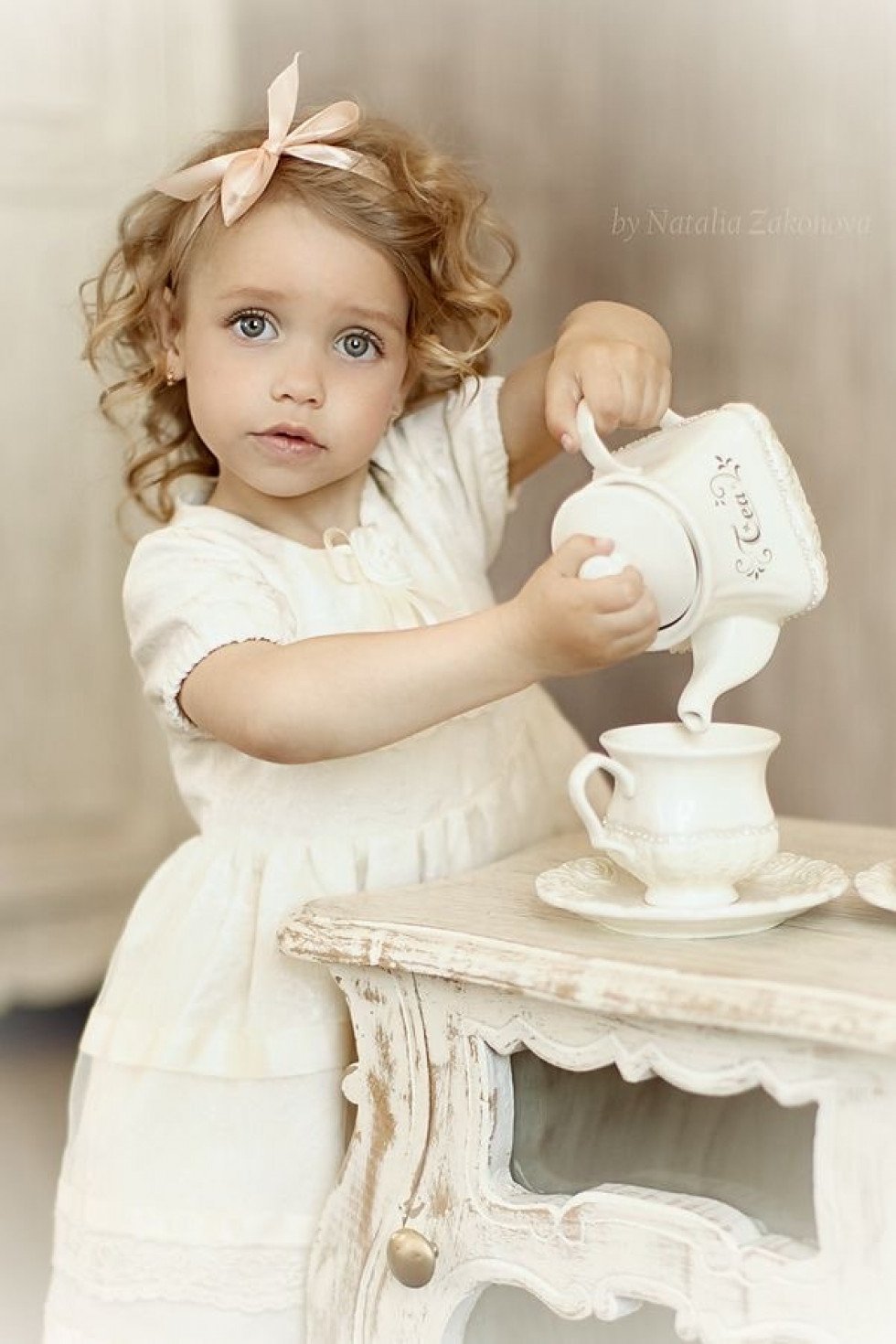 Фотосъемка девочки чаепитие