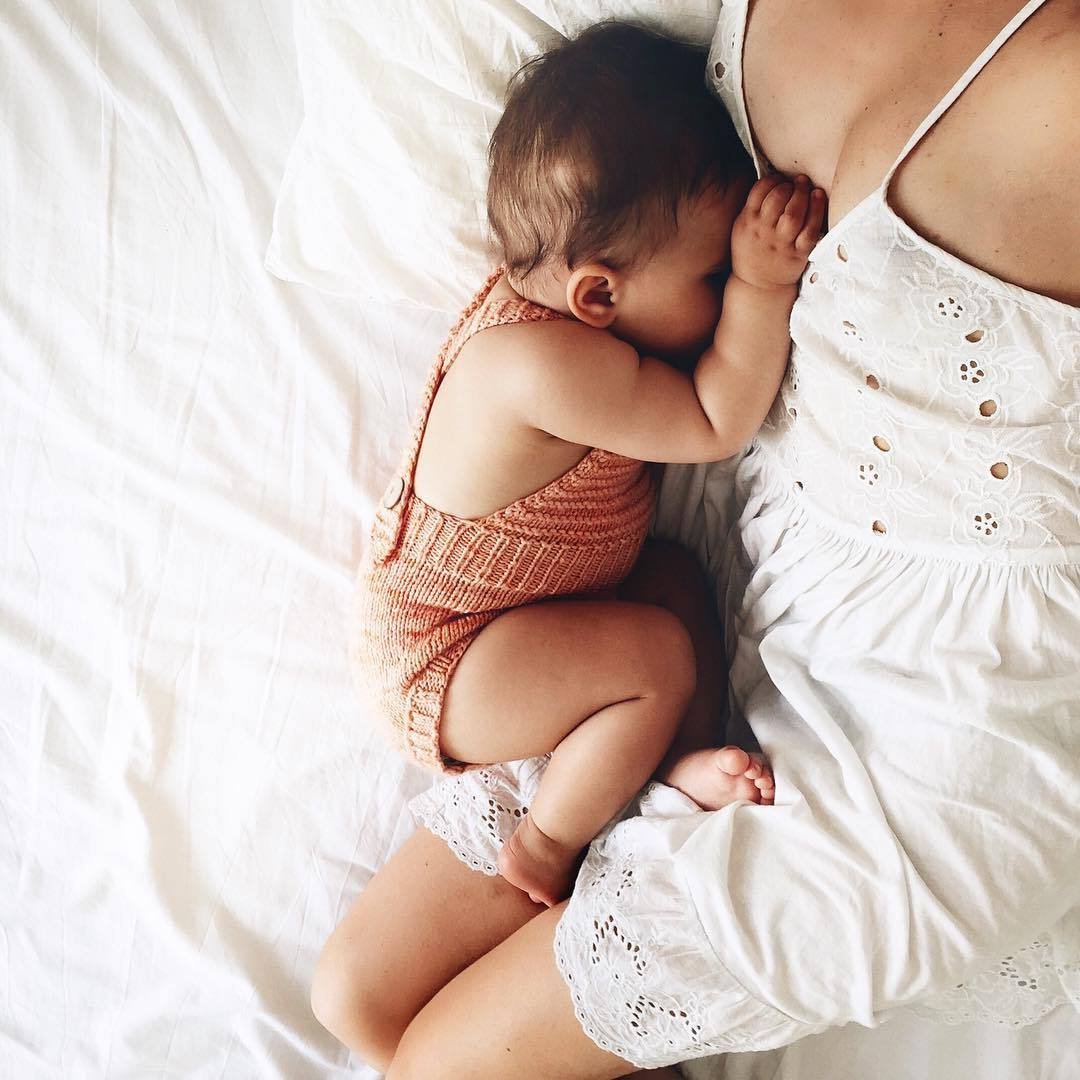 Девушка с младенцем