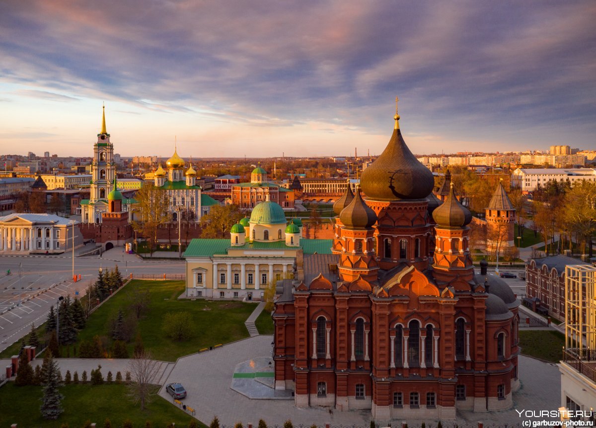 Памятник Укрощение блохи в Туле