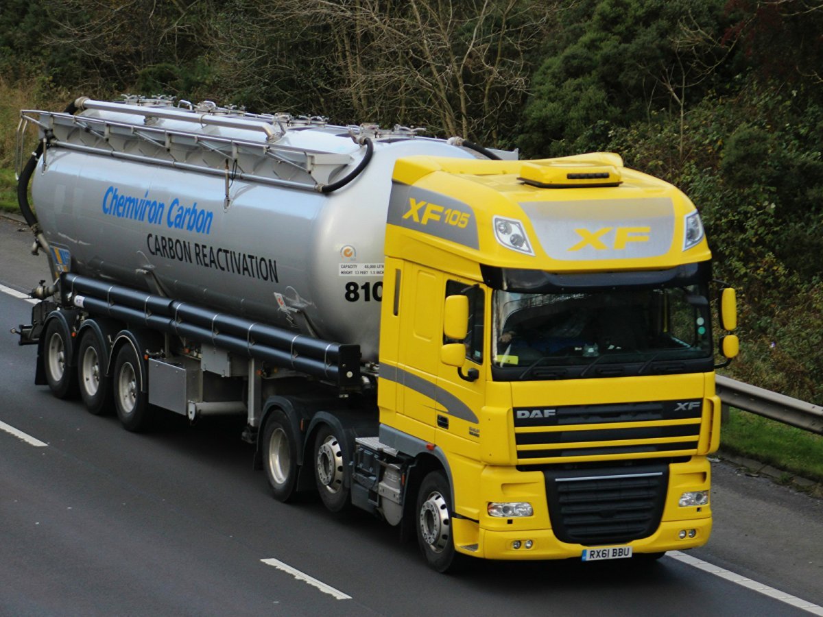 DAF XF 105 бензовоз