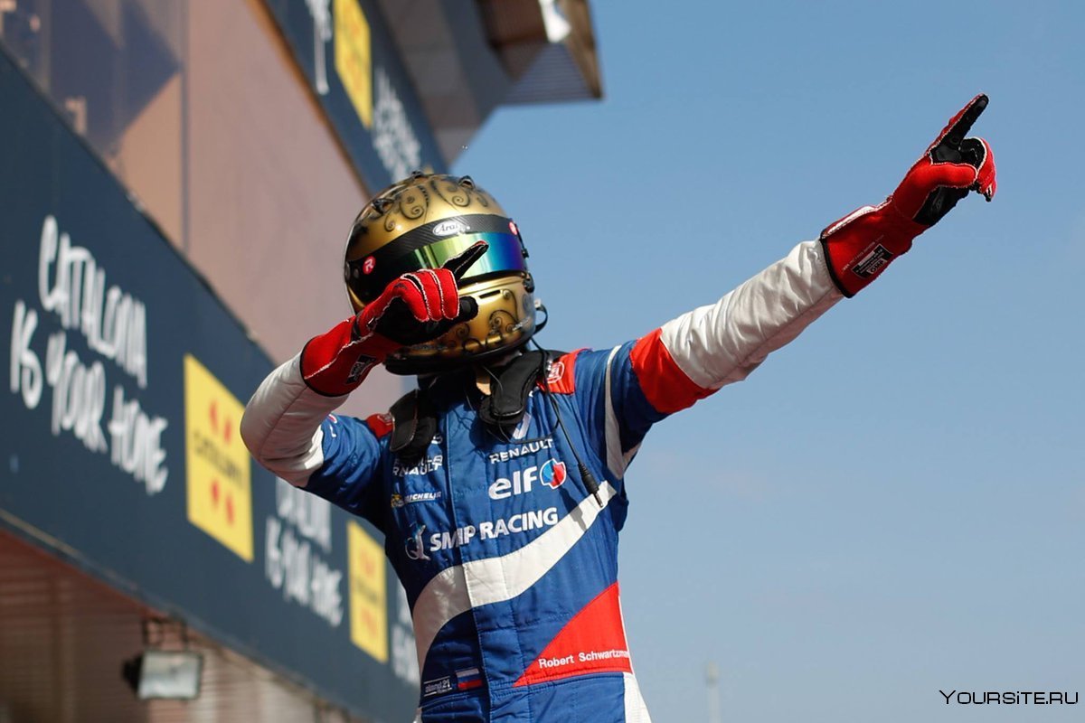 Роберт Шварцман шлем