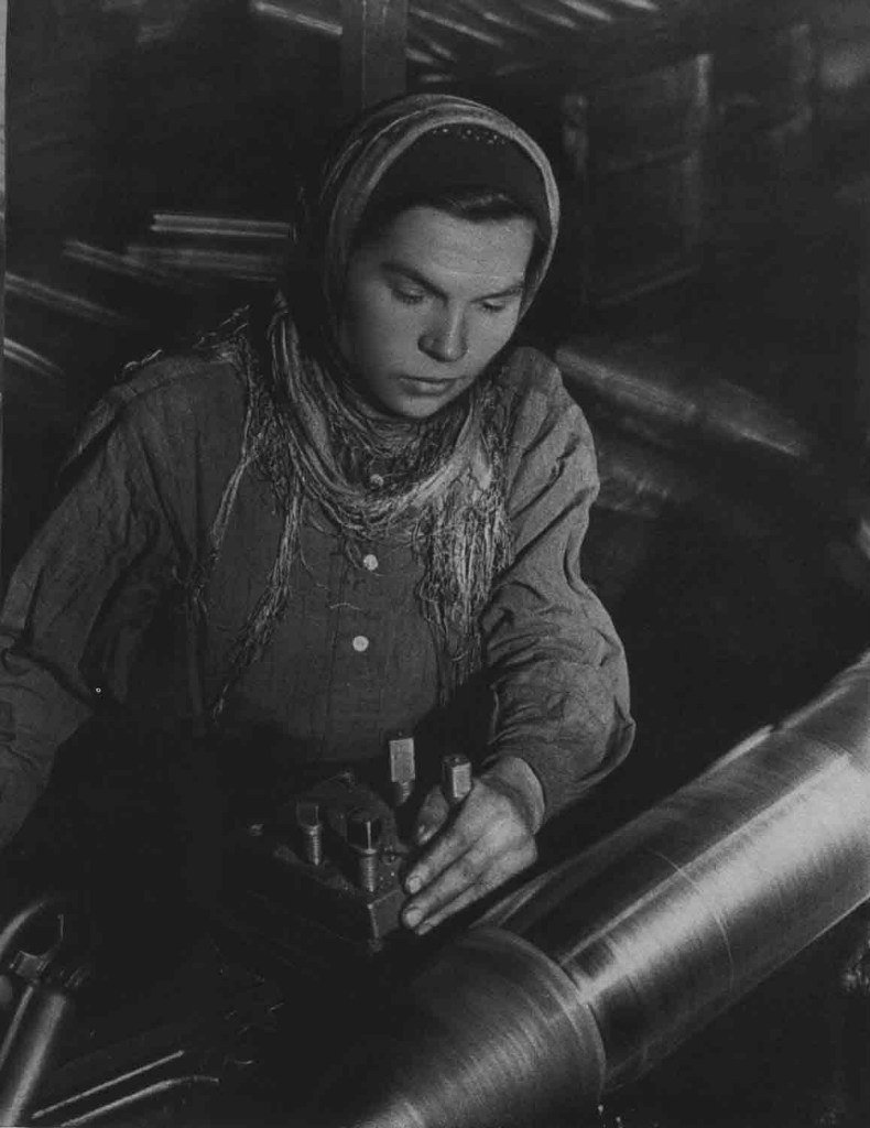 Дети ВОВ 1941-1945 на заводе