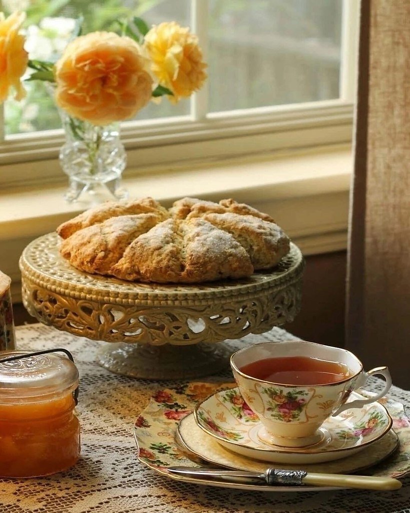 Утренний чай с пирожками