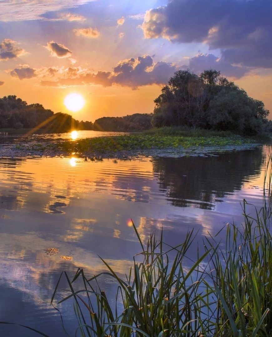 Красивый закат в России