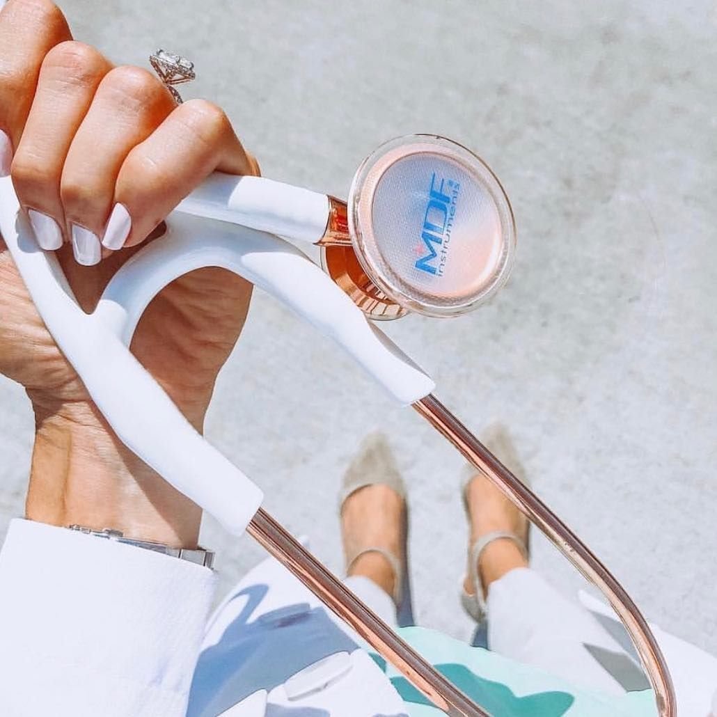 Красивые девушки врачи