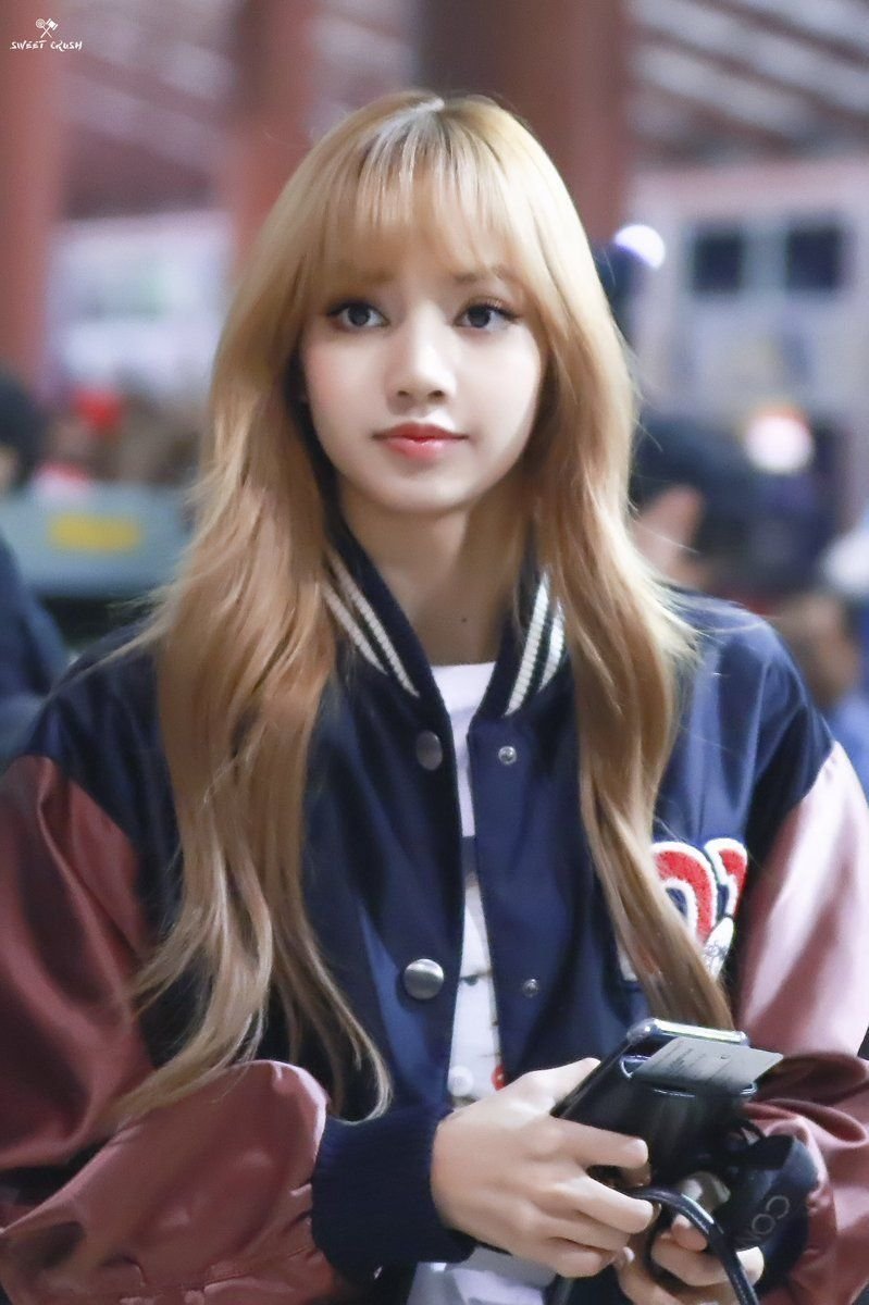 Lisa BLACKPINK