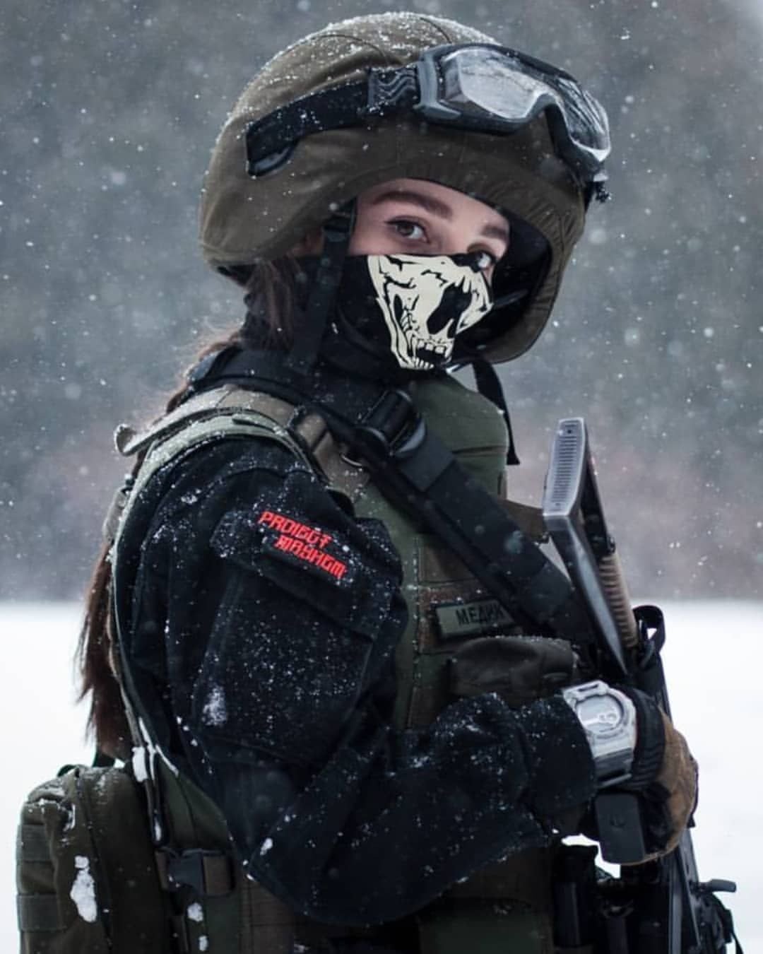 Девушка спецназ