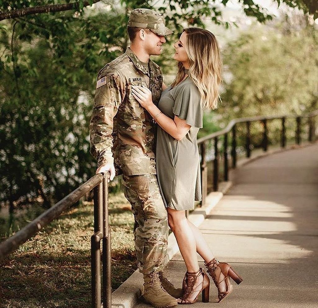 Девушка солдат