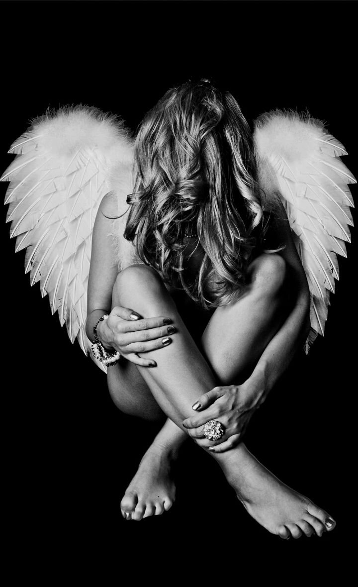 Ангелы с парными крыльями