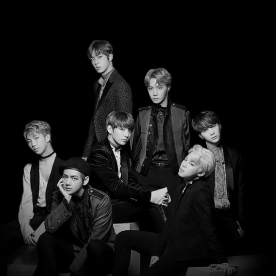 БТС группа на черном фоне