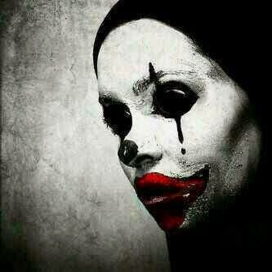 Грустный клоун черно белый