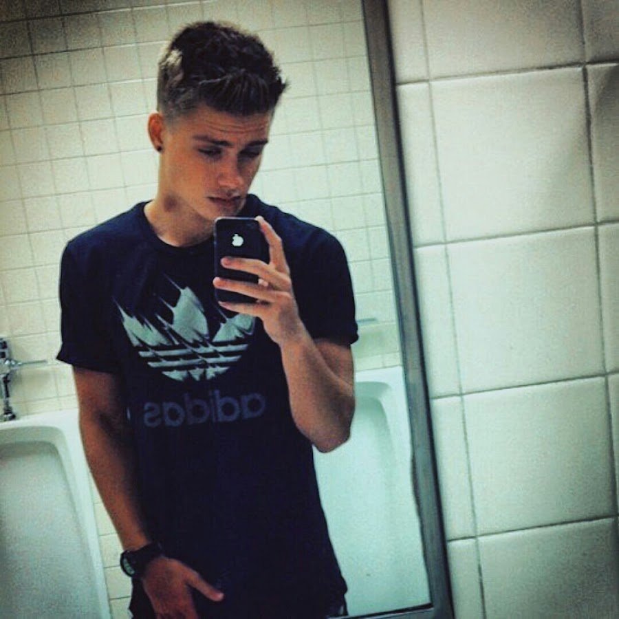 Дмитрий Власкин на пляже