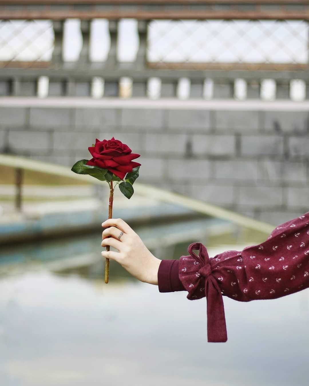 Цветочек в ладошках