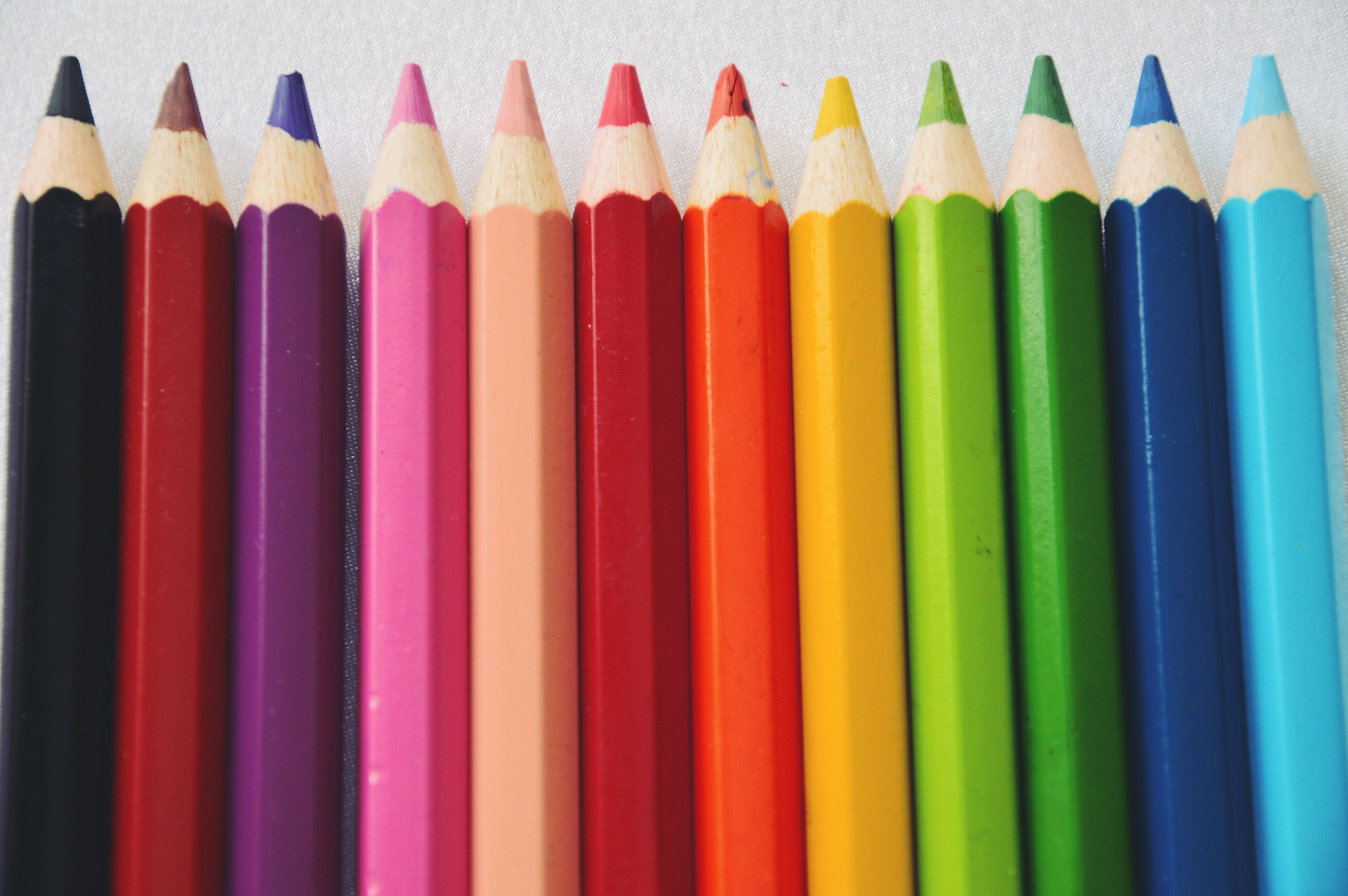 Изображения карандашей. Карандаши цветные. Цветные карандаши картинки. Картинки карандашом. Цветные карандаши изображение.