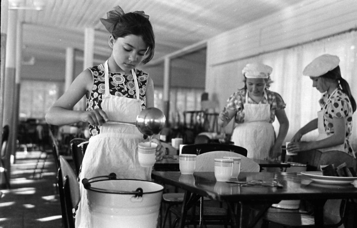 Столовая СССР Пионерский лагерь