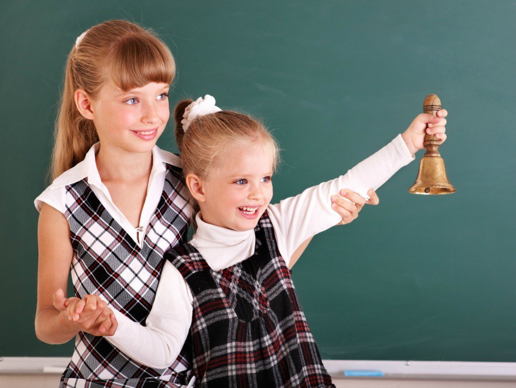 Первоклашка и старшеклассник