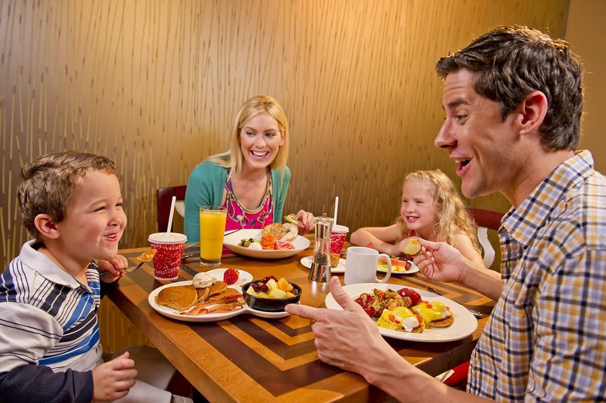 Ужин с семьей