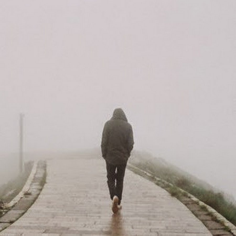 Человек уходящий от всех