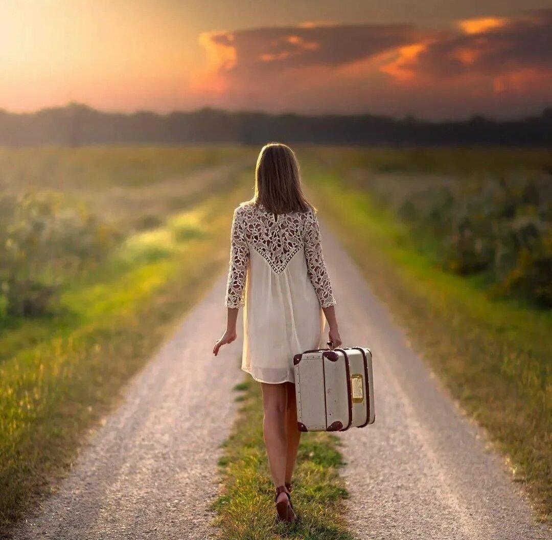 Женщина уходит