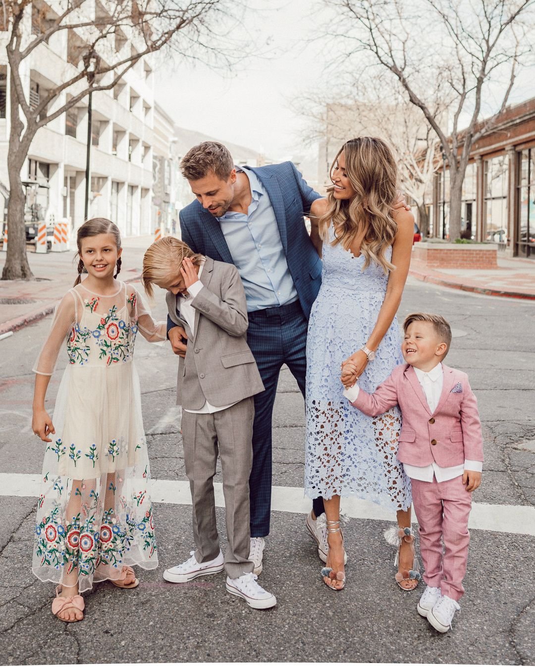 Стильная одежда для всей семьи