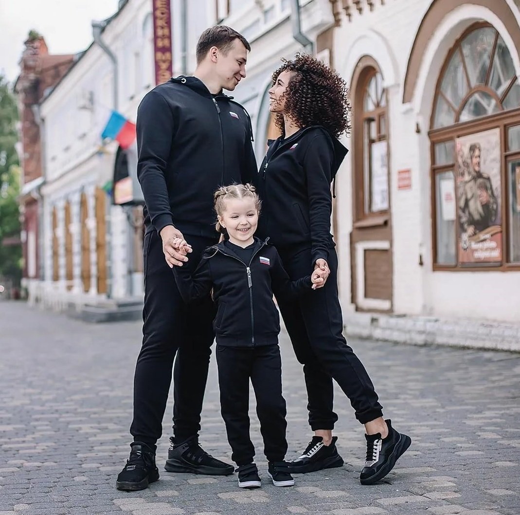 Свитшот Фэмили лук