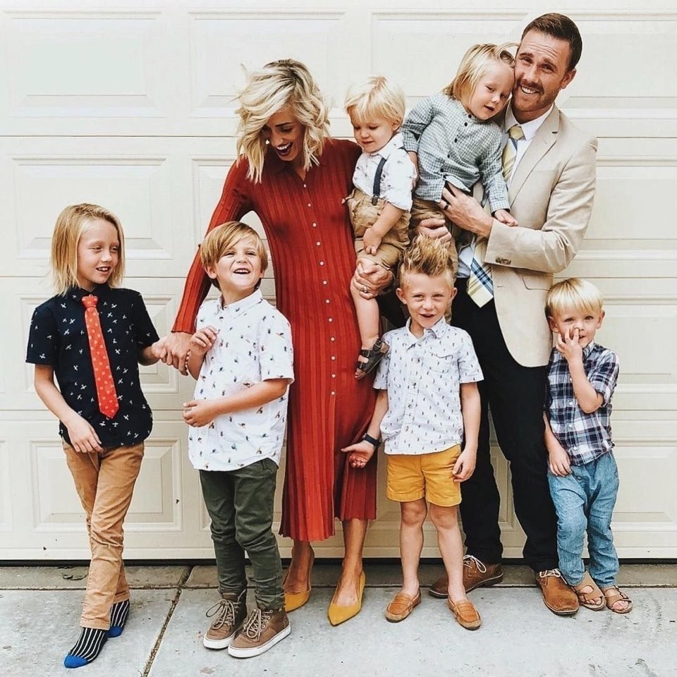 Стильная одежда для всей семьи