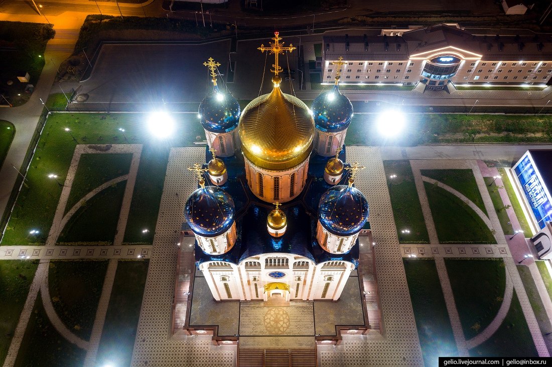 Собор Рождества Христова Южно-Сахалинск ночью