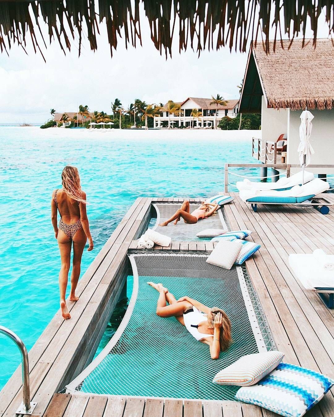 Девочки на Мальдивах