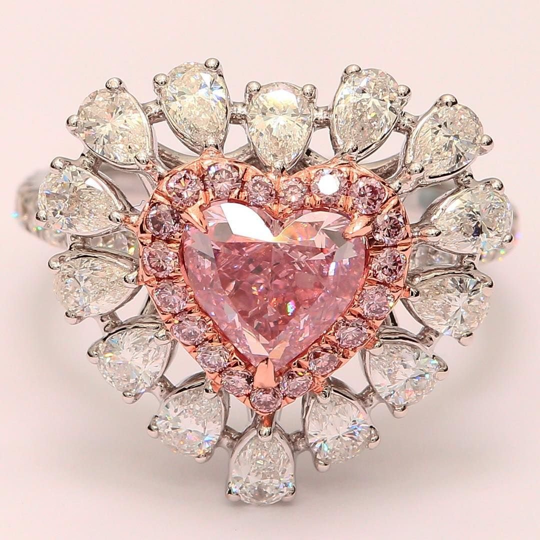 Россыпь драгоценных камней