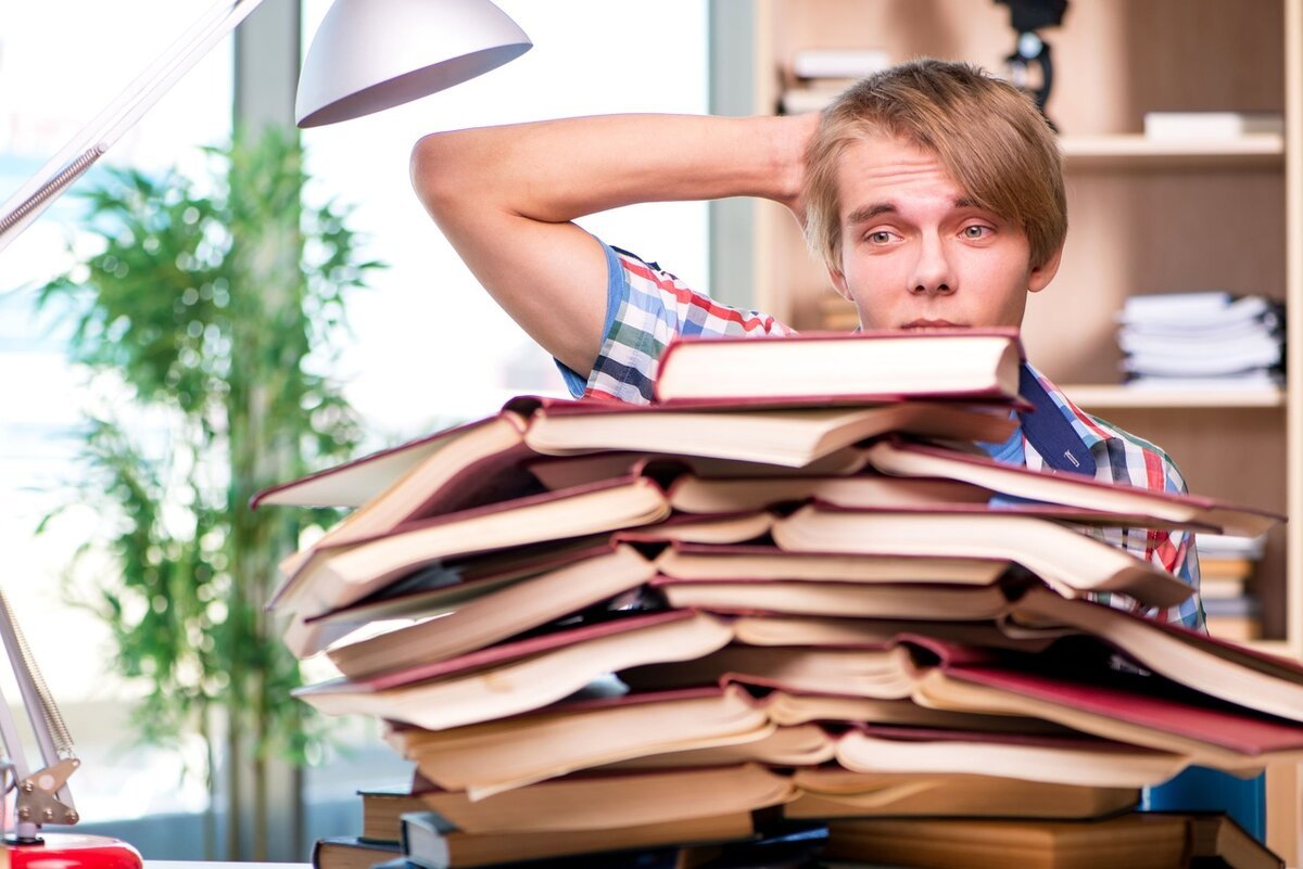 Молодые люди студенты